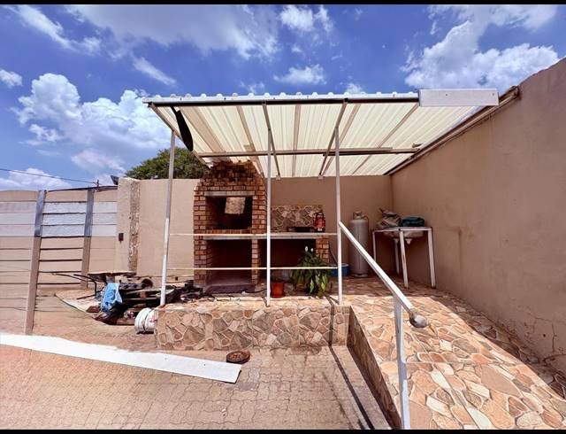 3 BEDROOM HOUSE FOR SALE IN BRENTHURST